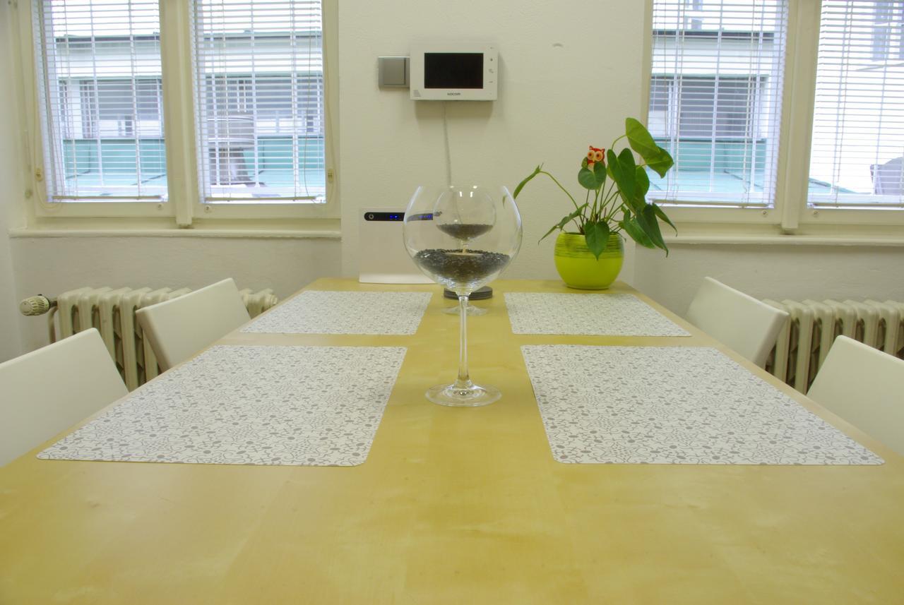 Quiet Courtyard Apartment ปราก ภายนอก รูปภาพ