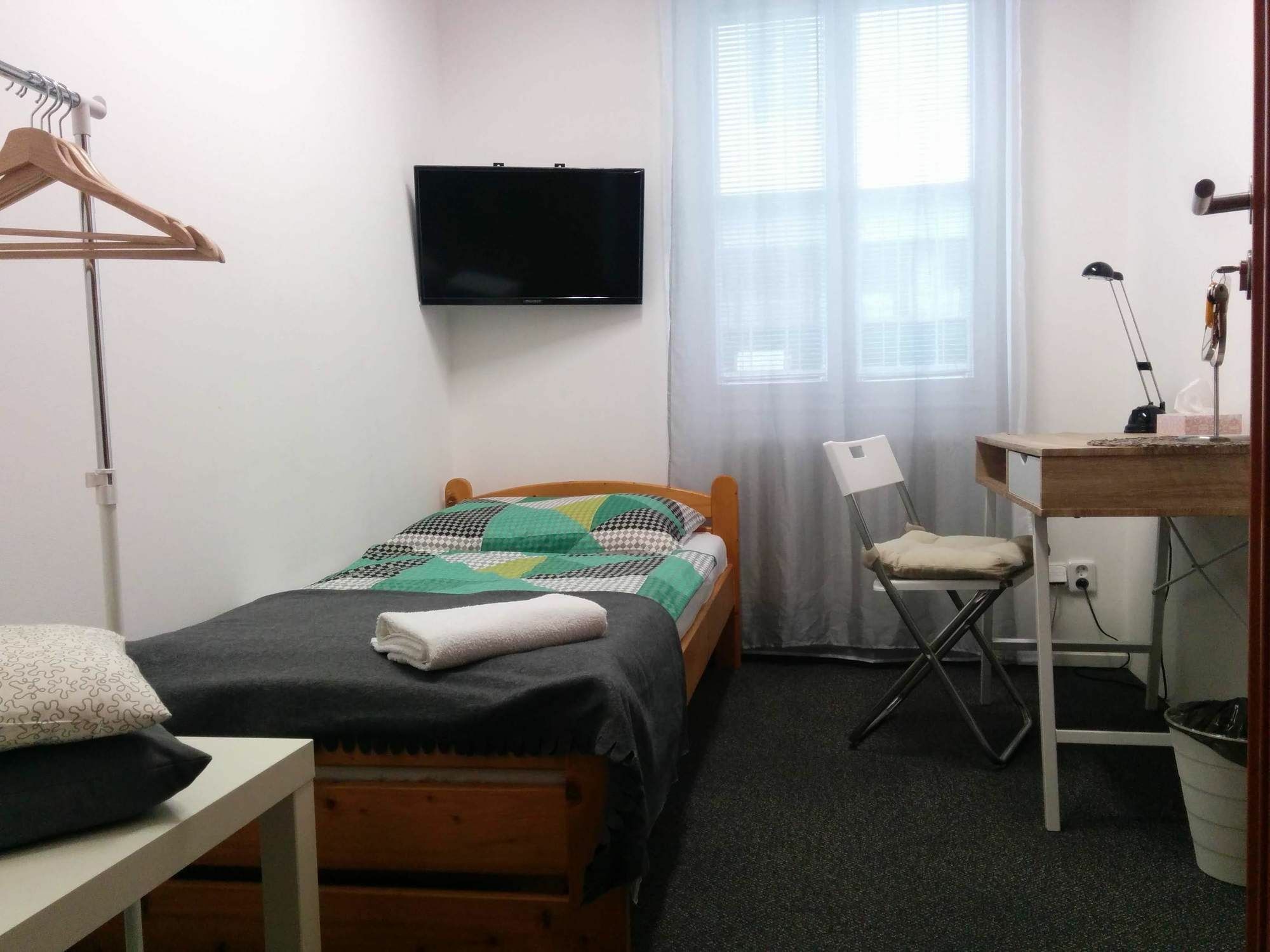 Quiet Courtyard Apartment ปราก ภายนอก รูปภาพ