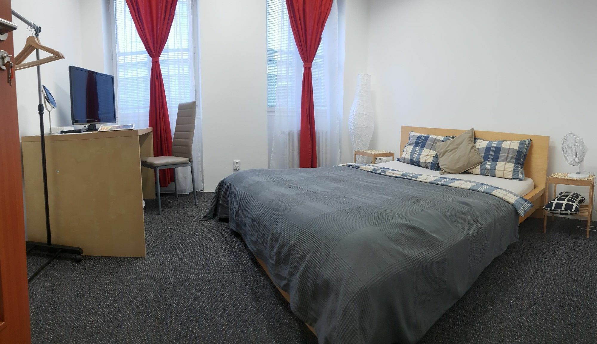 Quiet Courtyard Apartment ปราก ภายนอก รูปภาพ