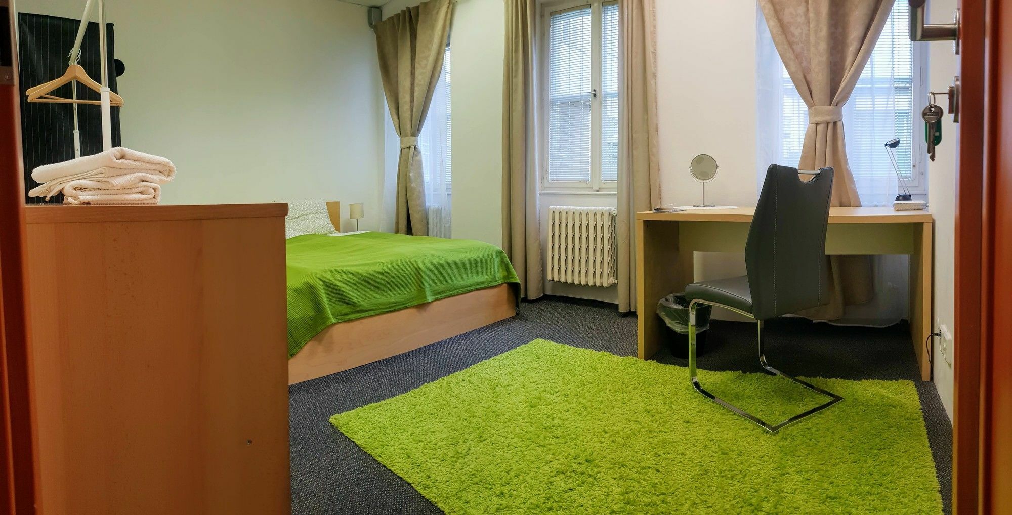 Quiet Courtyard Apartment ปราก ภายนอก รูปภาพ