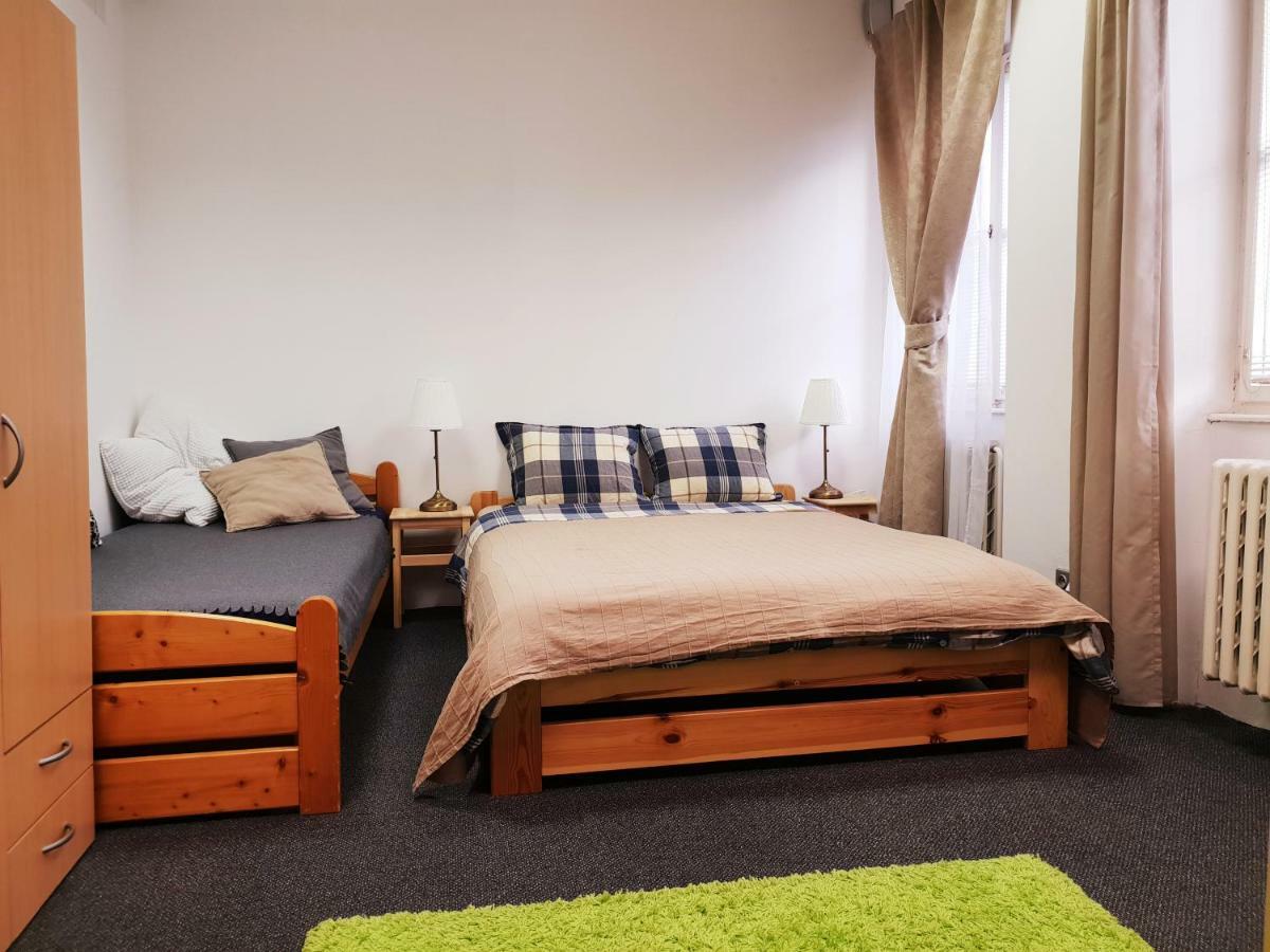 Quiet Courtyard Apartment ปราก ภายนอก รูปภาพ